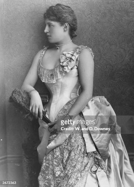 Lillie Langtry , British actress and mistress of King Edward VII.