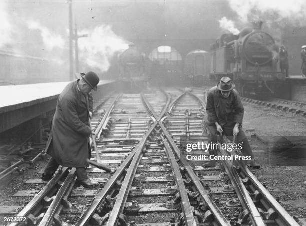1925 Transportation Transportation In The 1920s Photos and Premium High Res Pictures ...