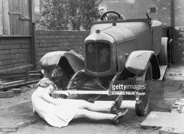 Griffin of Castleford in Yorkshire demonstrates his road safety lifeguard which he claims will greatly reduce fatalities on the road. Rollers fitted...