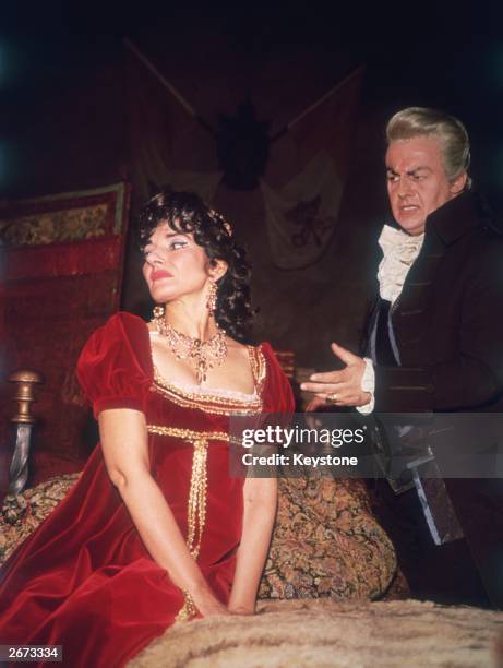 American soprano Maria Callas and Tito Gobbi in Puccini's opera 'Tosca' produced by Franco Zeffirelli at Covent Garden, London.