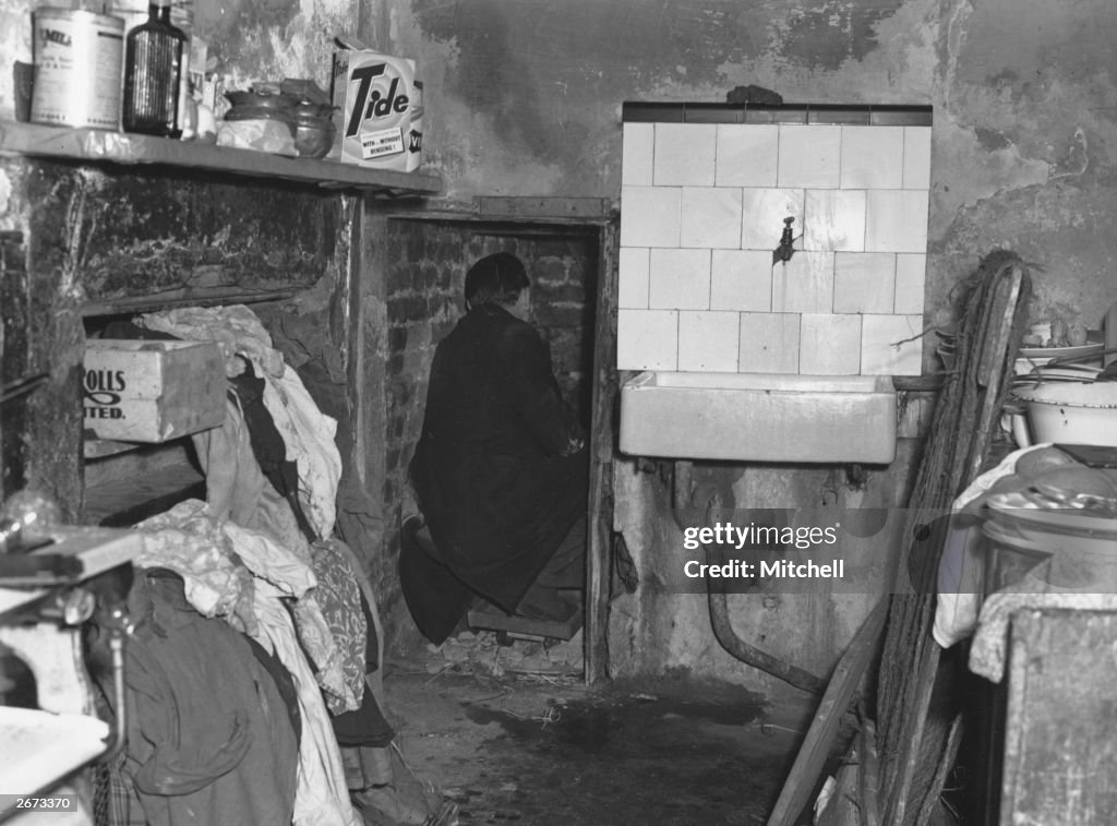 Ten Rillington Place The back room at 10 Rillington Place, Notting Hill, London, where ...
