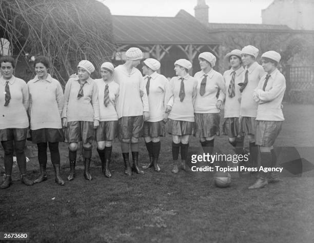 The Harrodian ladies football team at Barnes.