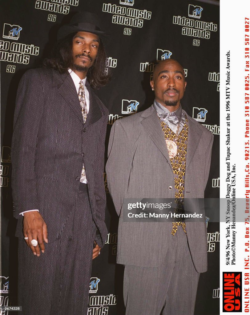 Snoop Doggy Dogg and Tupac Shakur 1996 MTV Awards