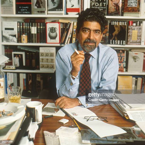 Portrait of Sonny Mehta, President and Editor-in-Chief of publishing company Alfred A. Knopf, seated at his desk, circa 2001. Mehta announced that...