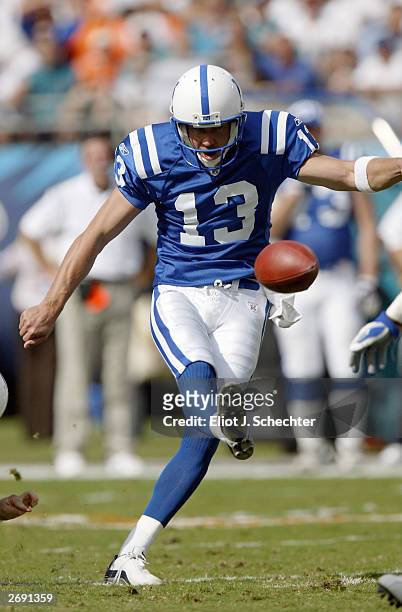 Kicker Mike Vanderjagt of the Indianapolis Colts makes a field goal against the Miami Dolphins November 2, 2003 at Pro Player Stadium in Miami,...