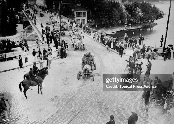 The explorer and diplomat Prince Scipione Borghese, of the noble Italian family, arrives in Paris in his 24 horsepower Itala after driving 12,000...