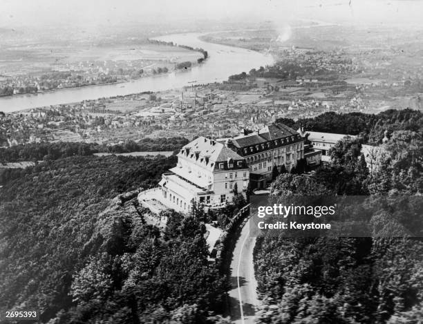 The city of Bonn, the provisional capital of the Federal Republic of Germany since 1949. In the foreground is the 'Hotel Petersburg', the residence...
