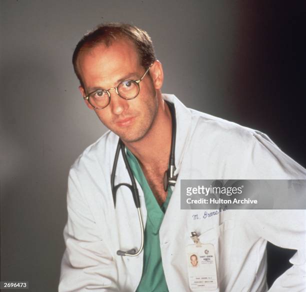 Promotional portrait of American actor Anthony Edwards, star of the television series, 'E.R.', dressed as a doctor.