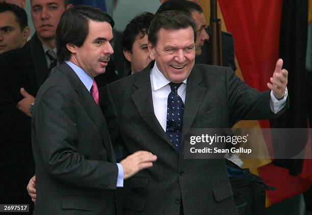 German Chancellor Gerhard Schroeder welcomes Spanish Prime Minister Jose Maria Aznar outside the Chancellery on November 4, 2003 in Berlin, Germany....