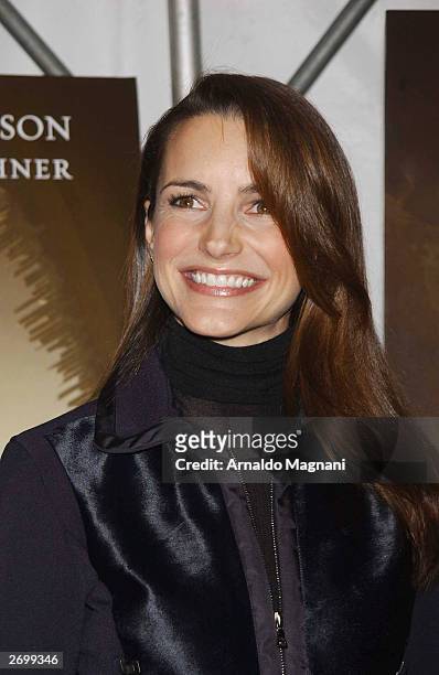 Actress Kristin Davis attends the HBO FILMS Premiere of "Angels In America" at The Ziegfeld Theater November 4, 2003 in New York City.