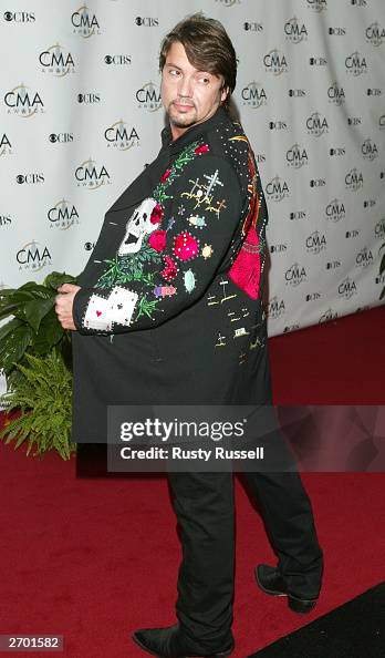 Country musician Jeff Bates arrives at the "37th Annual CMA Awards ...