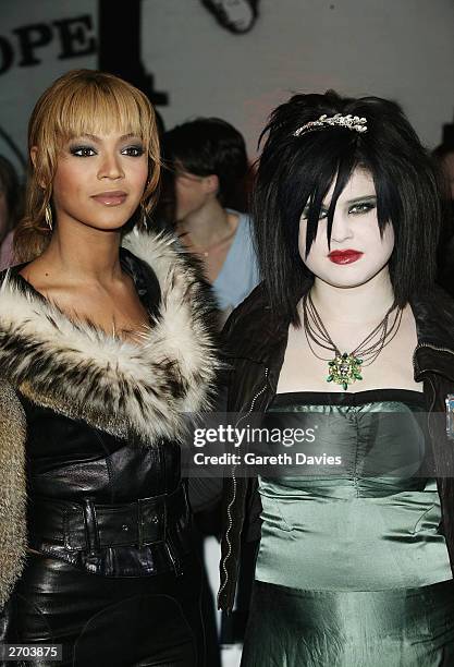 Beyonce Knowles and Kelly Osbourne attend the MTV Europe Music Awards 2003 on November 6, 2003 in Edinburgh, Scotland.