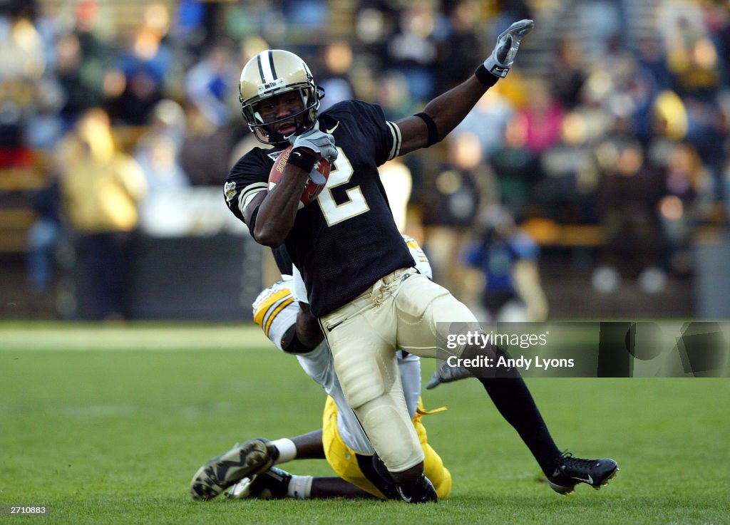 Williams runs with the ball