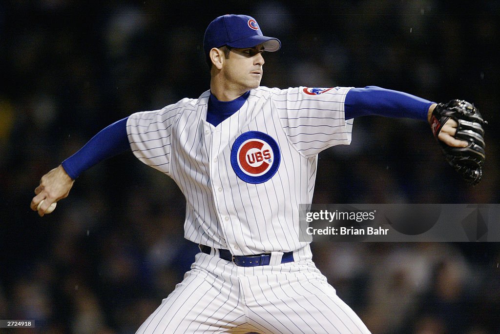 Mark Prior pitches