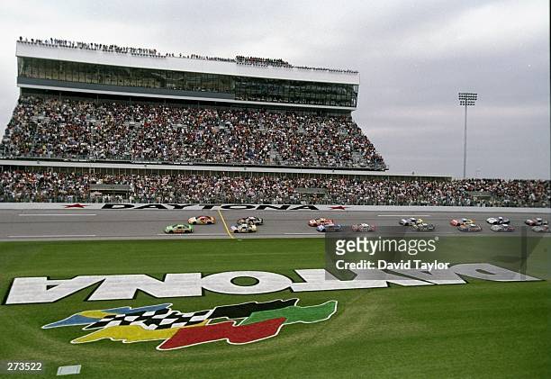 The start of the Nascar Daytona 500 gets underway at the Daytona International Speedway in Daytona Beach, Florida. Mandatory Credit: David Taylor...