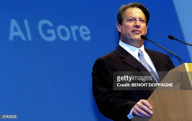 Former US Vice-President, Al Gore delivers the closing speech at the "4X4 pour Entreprendre" economics symposium, 19 November 2003, in...