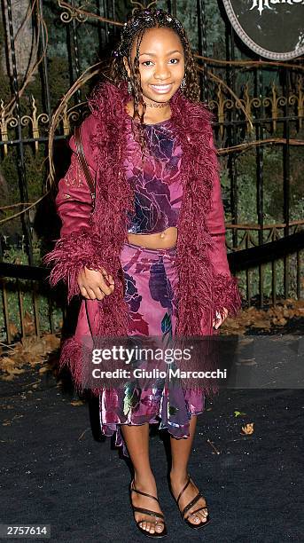 Actress Aree Davis attends the world film premiere of "The Haunted Mansion" at the El Capitan Theatre on November 23, 2003 in Hollywood, California.