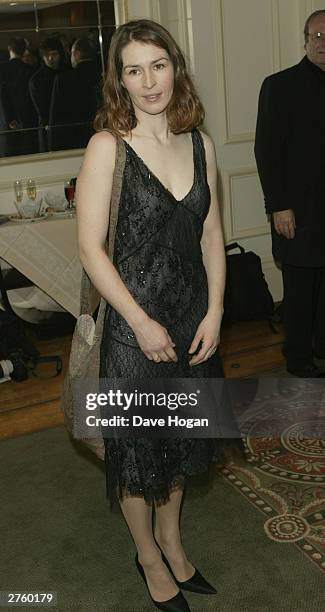 Helen Baxendale attends the Evening Standard Theatre Awards at The Savoy on November 24, 2003 in London.