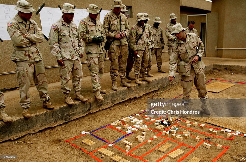 "Red Devils" Raid Suspected Militants in Iraq