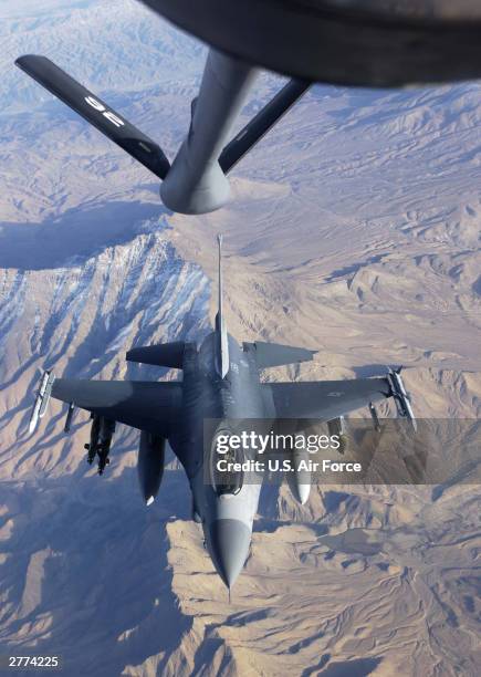 An F-16 Fighting Falcon from the 174th Fighter Wing, Syracuse, New York, receives fuel from a KC-135 from the 192nd Air Refueling Wing, Fairchild Air...