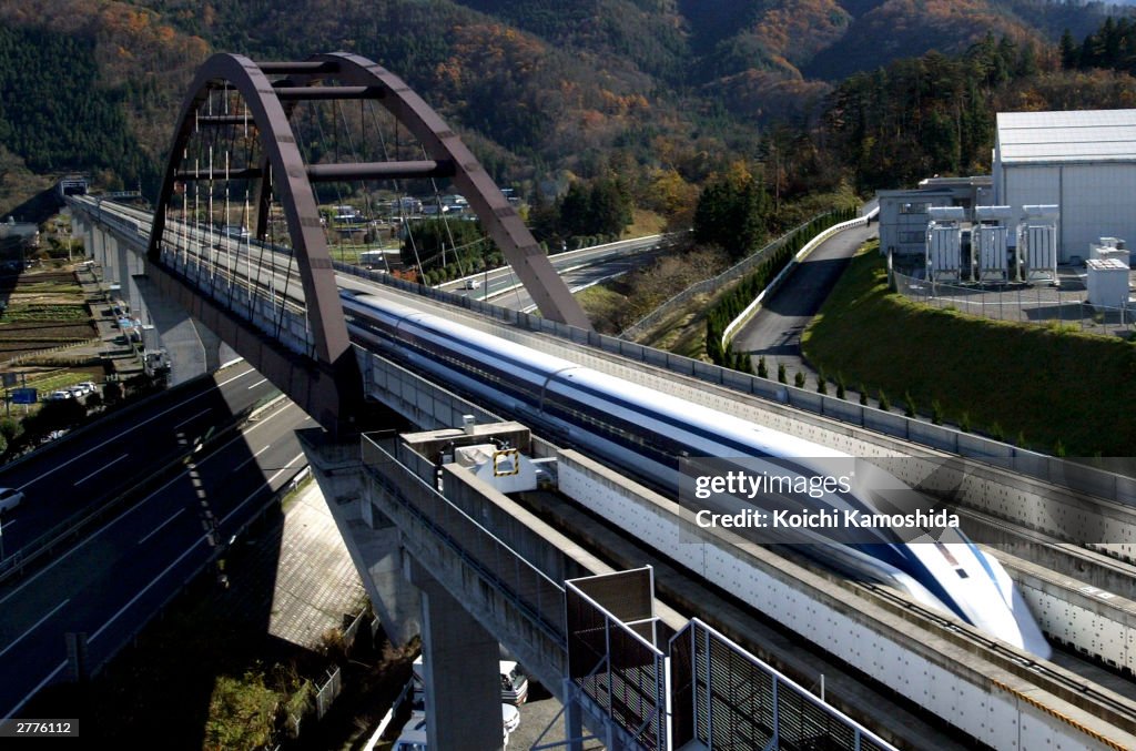 Japanese Train Breaks Manned Speed Record