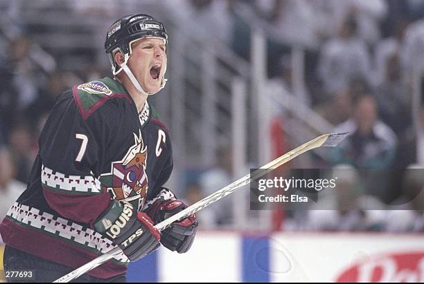 Keith Tkachuk of the Phoenix Coyotes during a 4-2 loss to the Anaheim Mighty Ducks at the Arrowhead Pond in Anaheim, California. Mandatory Credit:...