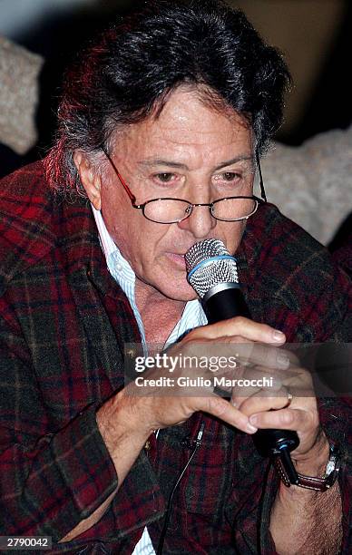 Actor Dustin Hoffman reads 'Just As You Are' by Nancy Freeman Marks on December 6, 2003 in Brentwood, California.