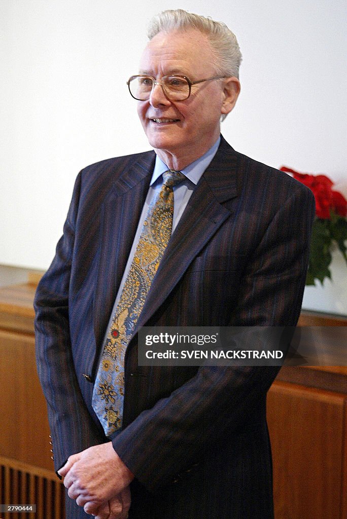 British scientist Peter Mansfield who jo