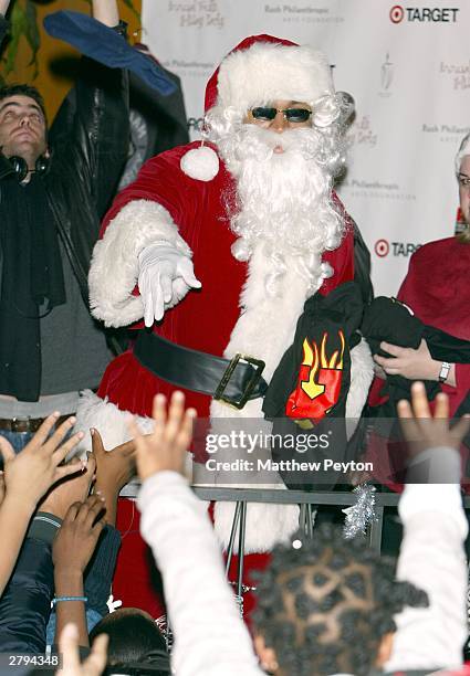 Coclit Santa Rapper 633 Cool Santa Claus Stock Photos, High-Res Pictures, and Images ...