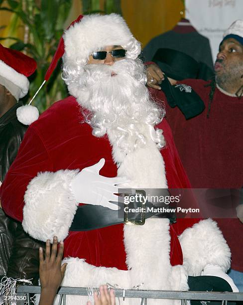 Santa Claws Rapper Rapper Jay Holiday Photos and Premium High Res Pictures - Getty Images