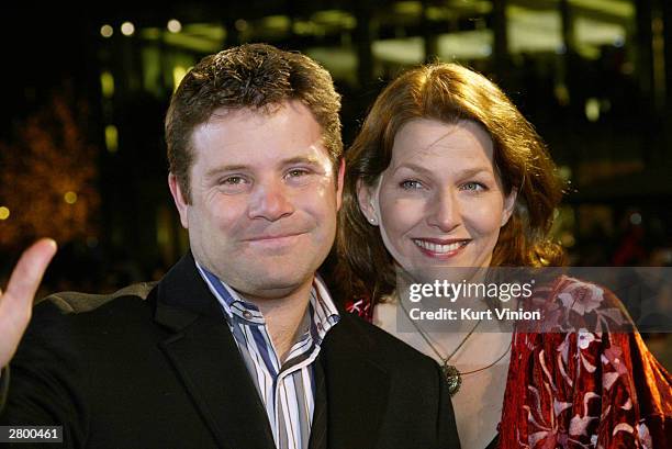 Actor Sean Astin and wife Christine attend "The Lord Of The Rings: The Return Of The King" premiere on December 10, 2003 in Berlin, Germany.