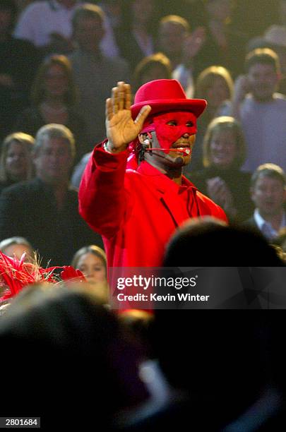 Singer R. Kelly performs onstage during the 2003 Billboard Music Awards at the MGM Grand Garden Arena December 10, 2003 in Las Vegas, Nevada.