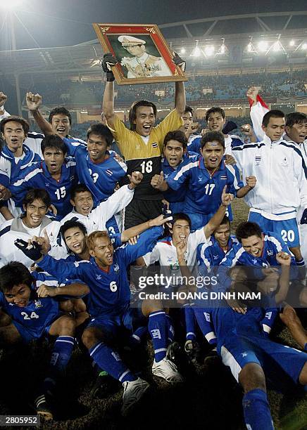 51 Football At The 2003 Southeast Asian Games Stock Photos, HighRes