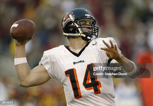 Quarterback Derek Anderson of the Oregon State Beavers throws the ball during the game against the USC Trojans on December 6, 2003 at the Los Angeles...