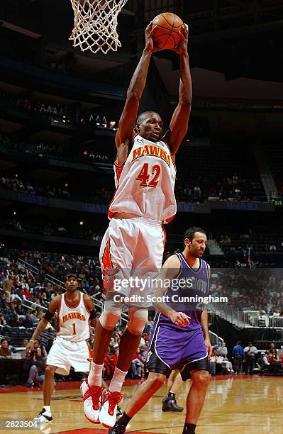 Track Ratliff Atlanta Hawks Theo Ratliff Photos and Premium High Res Pictures - Getty ...