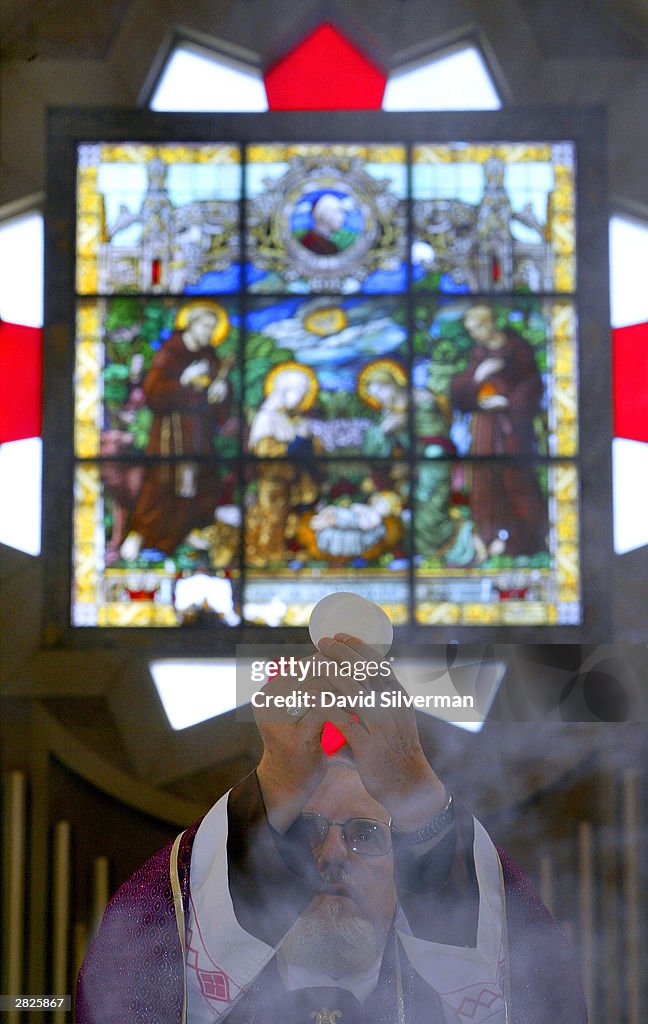 Palestinian Christians Pray At The Traditional Birthplace Of Jesus