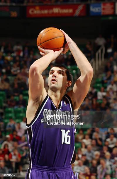 Predrag Stojakovic of the Sacramento Kings shoots a free throw during the game against the Utah Jazz on December 12, 2003 at the Delta Center in Salt...