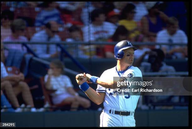 KANSAS CITY ROYALS THIRD BASEMAN GEORGE WARMS UP PRIOR TO THE ROYALS VERSUS MINNESOTA TWINS GAME AT ROYALS STADIUM IN KANSAS CITY, MISSOURI.