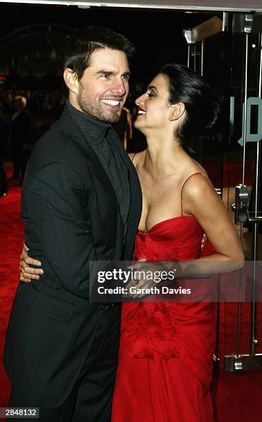 Actor Tom Cruise and Actress Penelope Cruz arrive for the UK Premiere of "The Last Samurai" at the Odeon, Leicester Square on January 6, 2004 in...