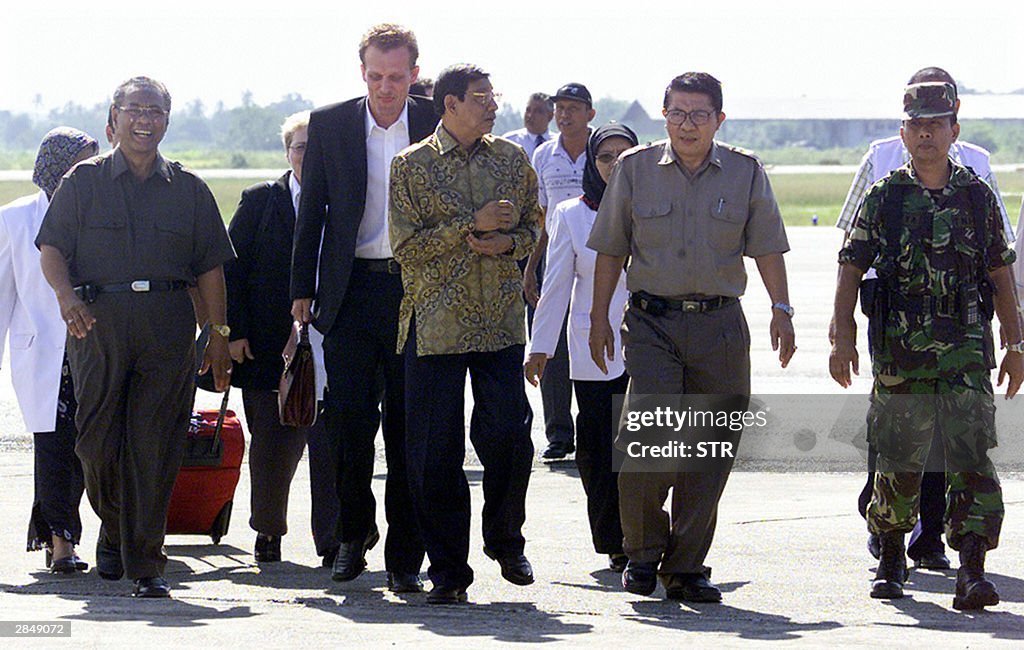 The negotiators, Marie Muhammad (Front-c