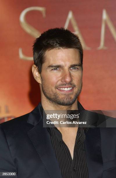 Actor Tom Cruise attends the Spanish Premiere of "The Last Samurai" at the Palacio de la Musica cinema on January 8, 2004 in Spain.