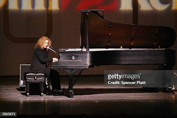Musician Carole King gives a concert John Kerry supporters January 13, 2004 in Cedar Rapids, Iowa. With less than one week before the Iowa's crucial...