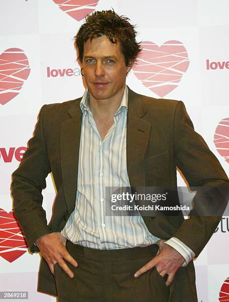 Actor Hugh Grant attends a news conference promoting "Love Actually" on January 15, 2004 in Tokyo, Japan.