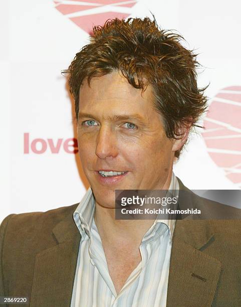 Actor Hugh Grant attends a news conference promoting "Love Actually" on January 15, 2004 in Tokyo, Japan.