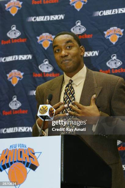 New York Knicks President Isiah Thomas annouces New Knick Head Coach Lenny Wilkens at a press conference January 15, 2004 at the Madison Square...