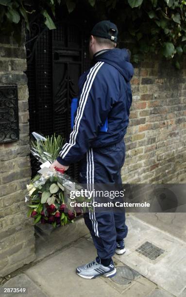 Gifts arrive at the home of Kate Moss on her 30th birthday January 16, 2004 in London. It was rumoured that she would be celebrating her birthday in...