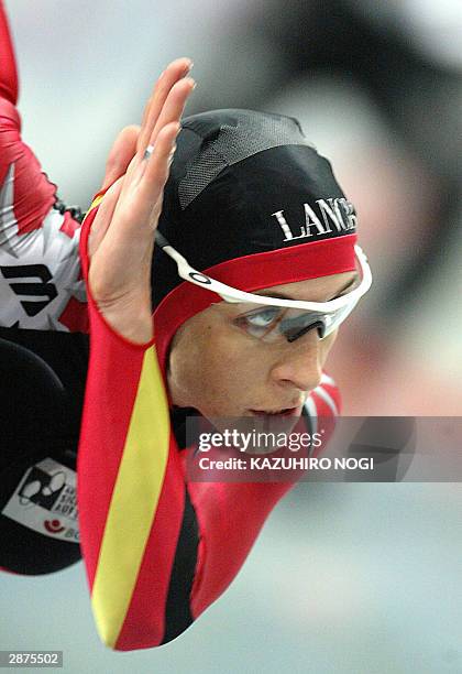 Anni Friesinger of Germany skates in the women's 1,000m at the world sprint championships at Nagano Olympic memorial arena M-Wave, 17 January 2004....