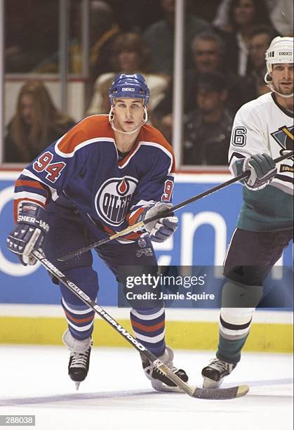 Leftwinger Ryan Smyth of the Edmonton Oilers moves down the ice during a game against the Anaheim Mighty Ducks at Arrowhead Pond in Anaheim,...