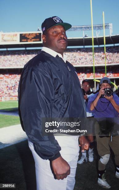 LOS ANGELES RAIDERS ART SHELL BRINGS HIS TEAM OUT FOR PRE GAME INTRODUCTIONS FOR THEIR GAME VERSUS THE LOS ANGELES RAMS AT ANAHEIM STADIUM. THE...