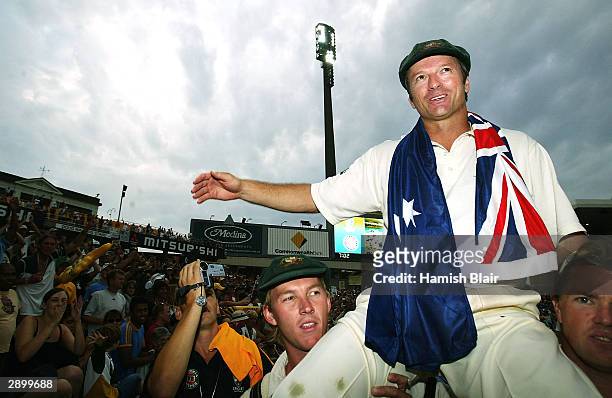 Steve Waugh of Australia does a lap of honour after retiring from Test Cricket after day five of the 4th Test between Australia and India at the SCG...